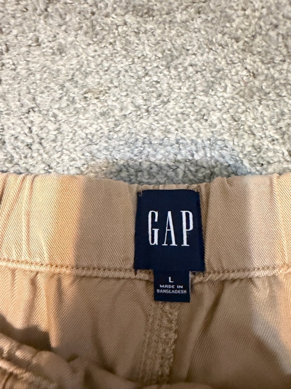 GAP Women’s Drawstring Utility Shorts in Light Tan - Picture 2 of 3